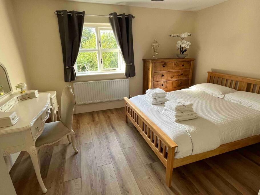 Hillcrest Lodge, Private Apartment On Lough Corrib, Oughterard กัลเวย์ ภายนอก รูปภาพ