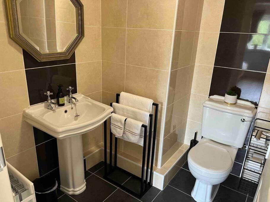 Hillcrest Lodge, Private Apartment On Lough Corrib, Oughterard กัลเวย์ ภายนอก รูปภาพ