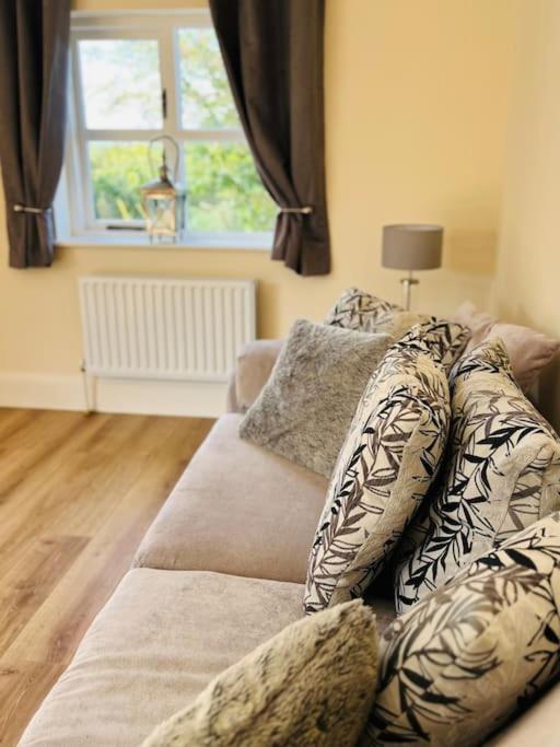 Hillcrest Lodge, Private Apartment On Lough Corrib, Oughterard กัลเวย์ ภายนอก รูปภาพ